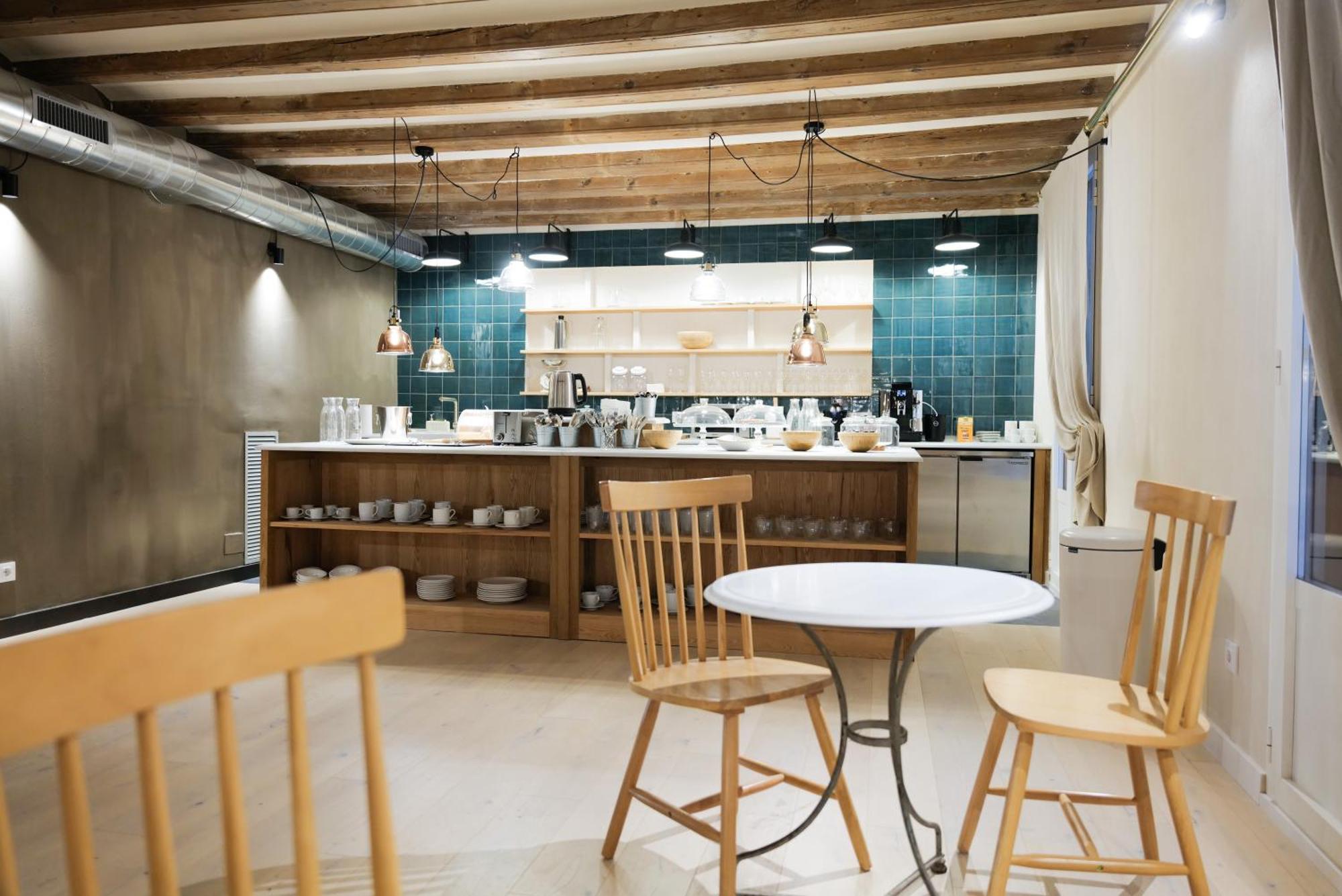 Hostal Porxos Garden Barcelona Luaran gambar