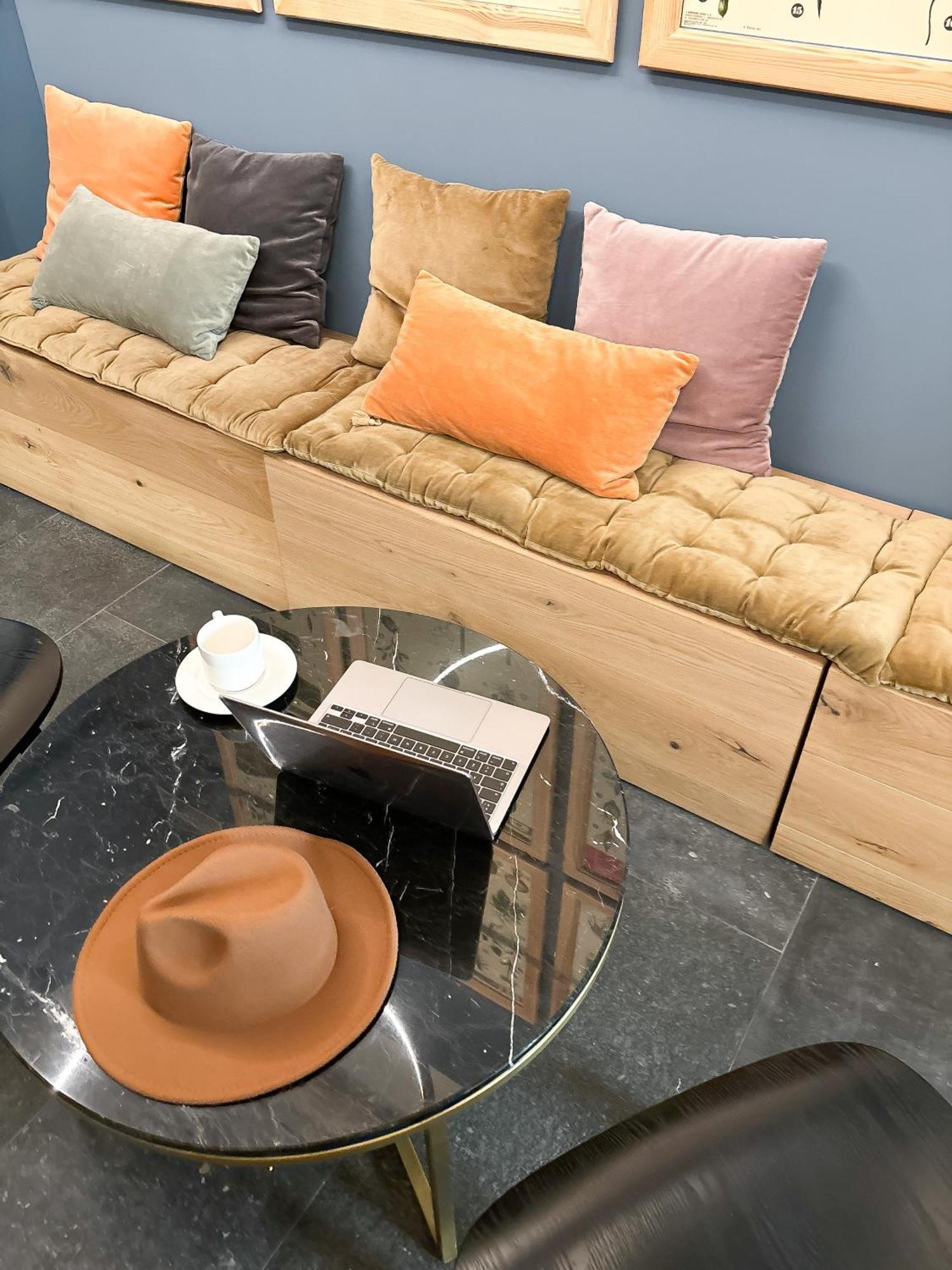 Hostal Porxos Garden Barcelona Luaran gambar