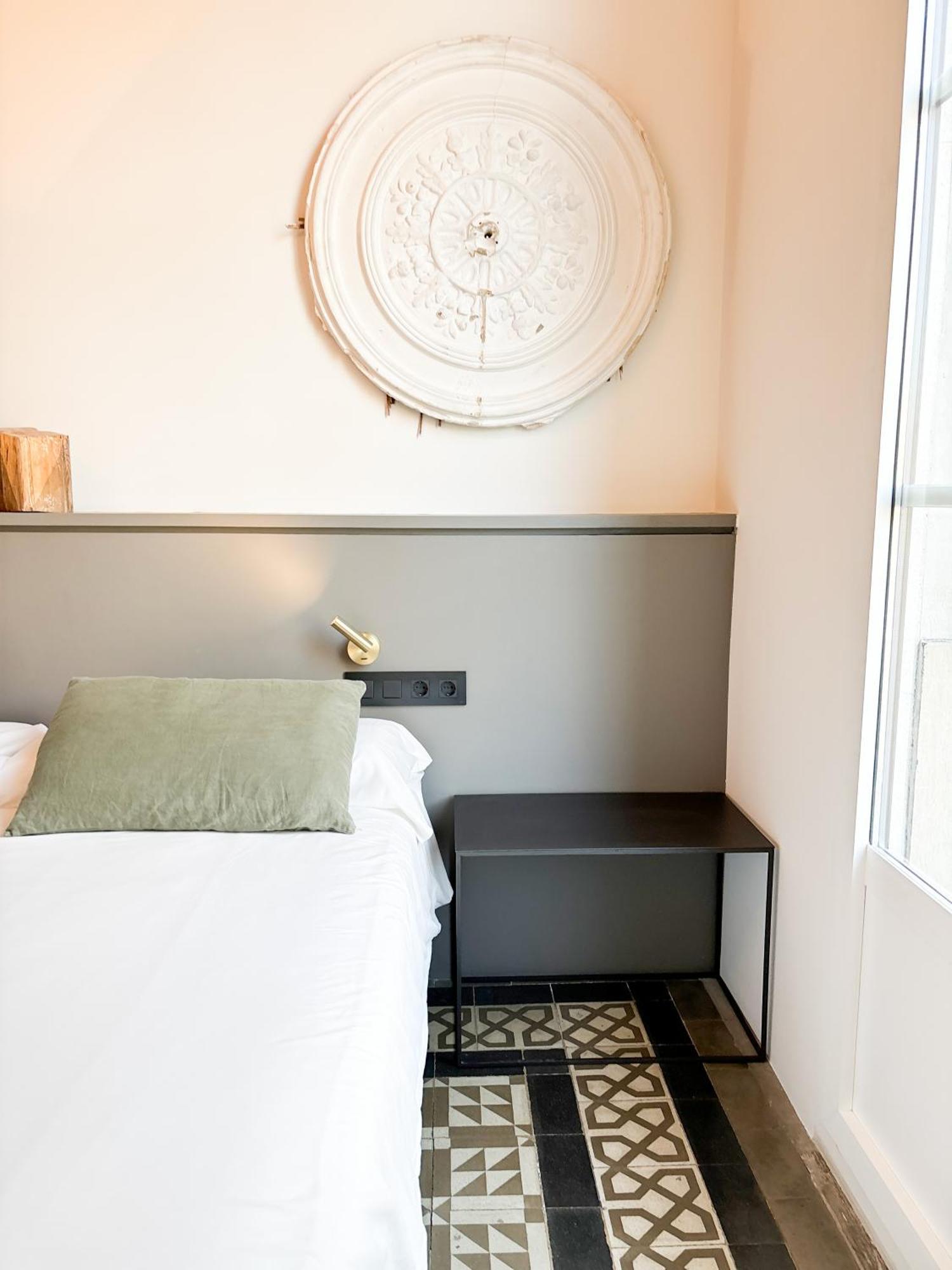 Hostal Porxos Garden Barcelona Luaran gambar