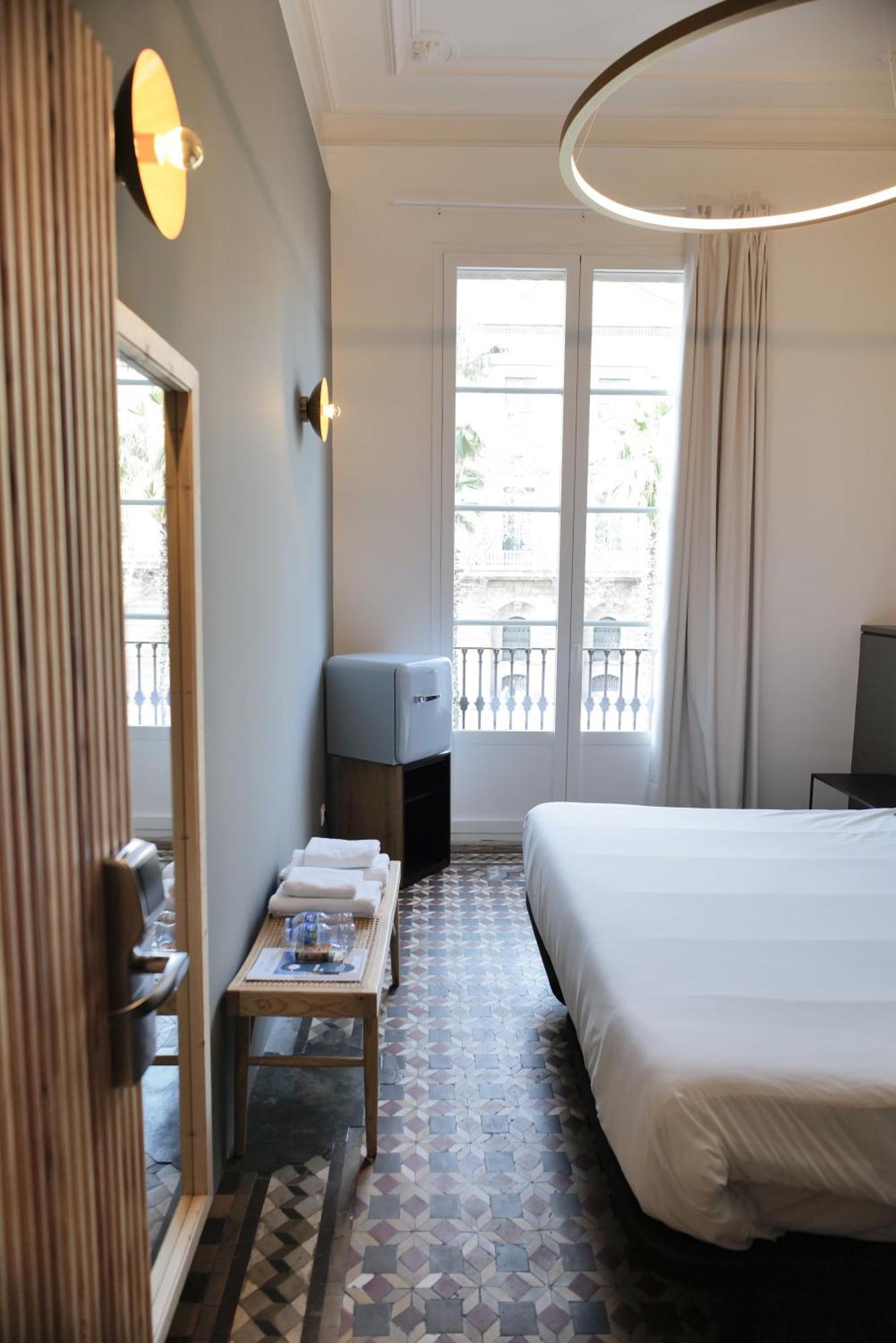 Hostal Porxos Garden Barcelona Luaran gambar