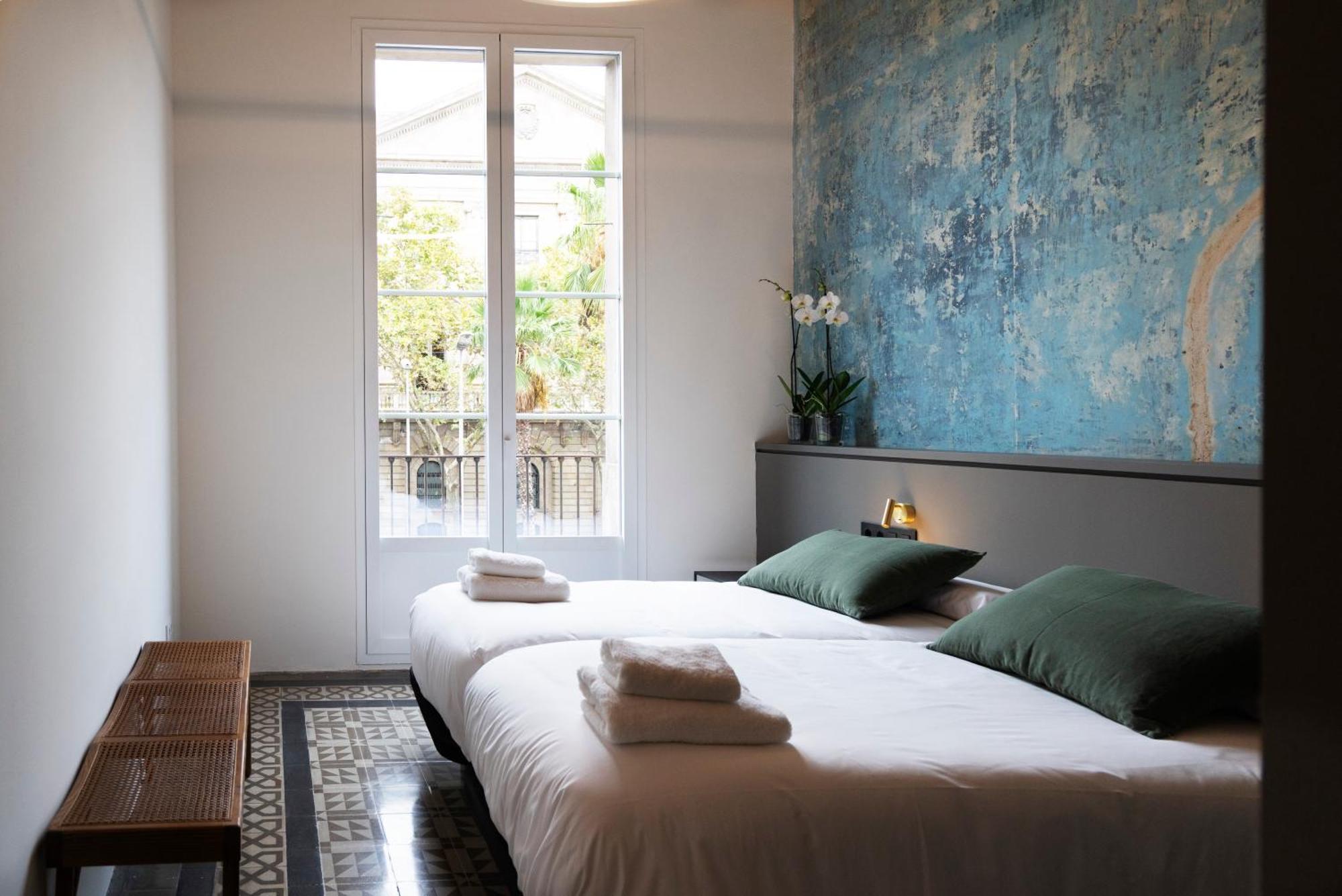 Hostal Porxos Garden Barcelona Luaran gambar