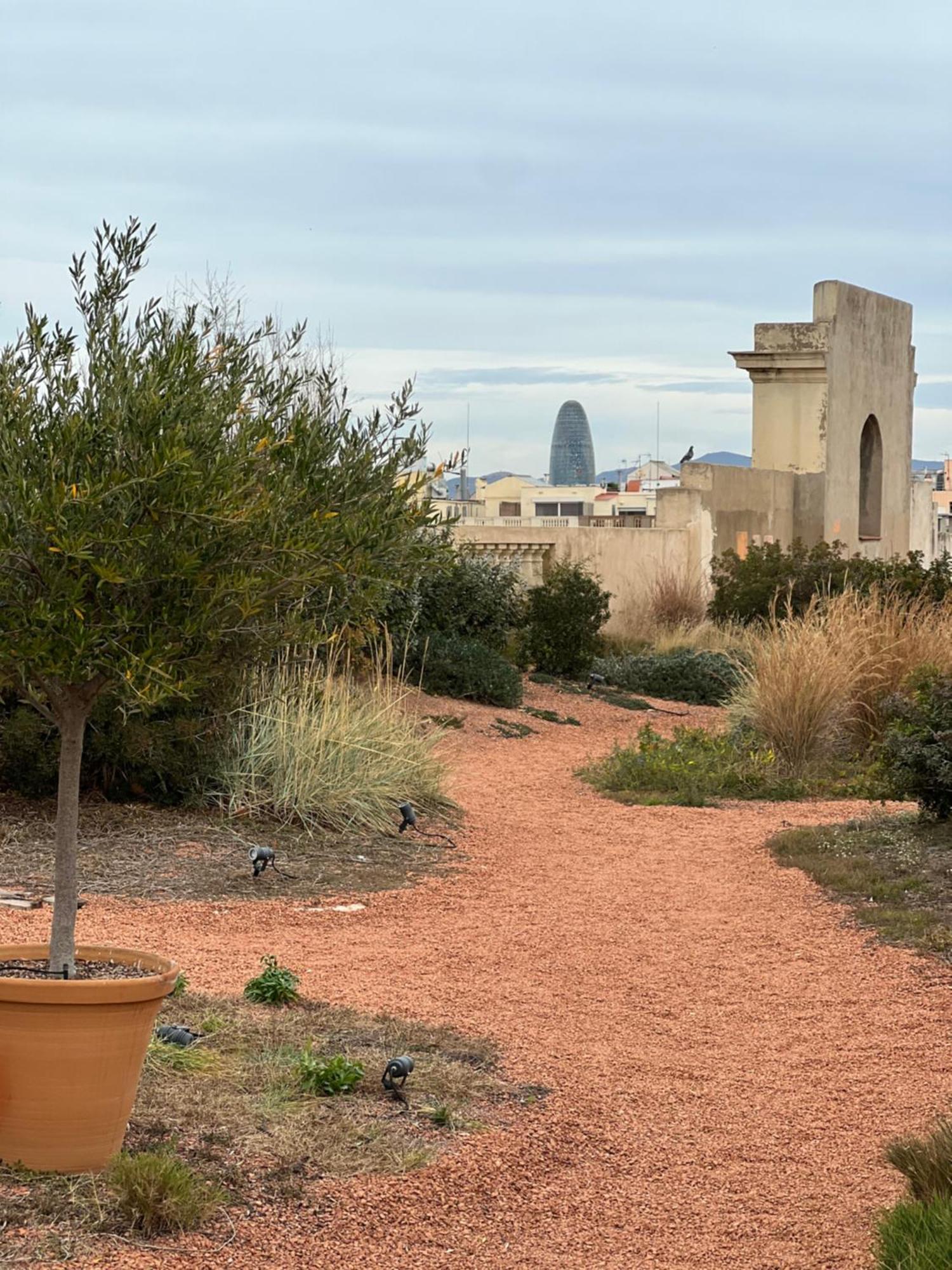 Hostal Porxos Garden Barcelona Luaran gambar